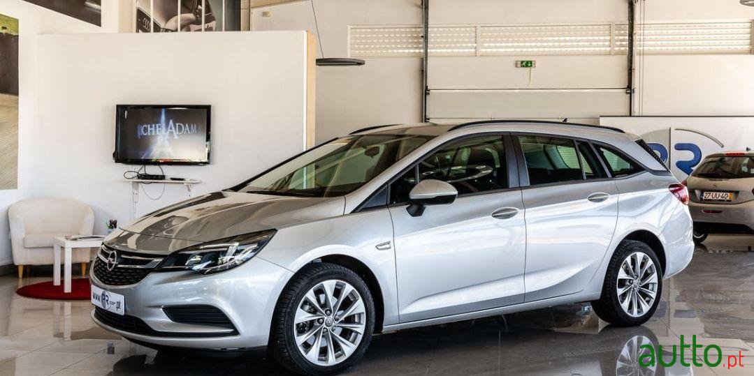 2017' Opel Astra Sports Tourer photo #2