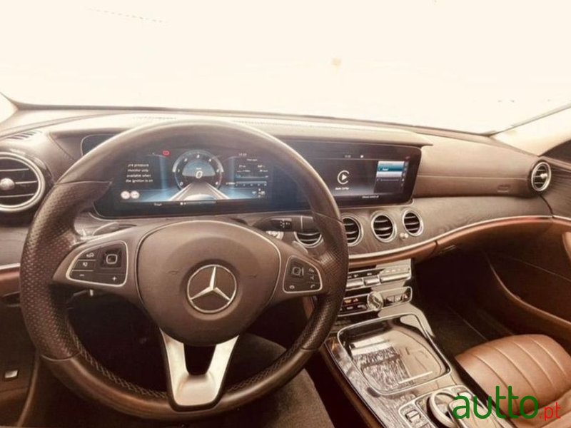 2017' Mercedes-Benz 220E D Exclusive Line photo #4
