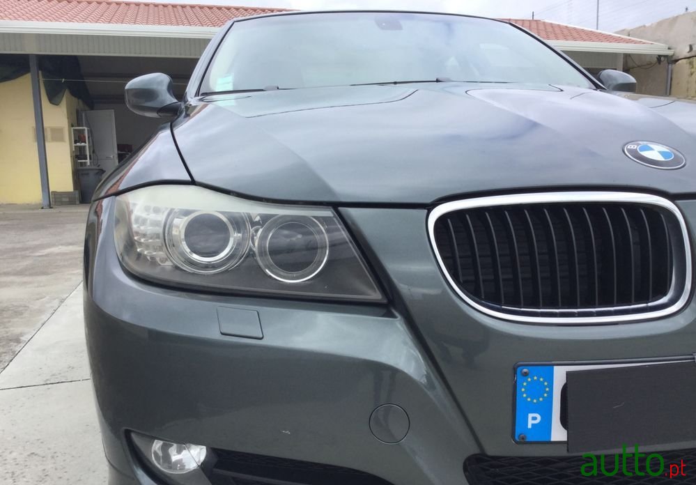 2008' BMW 318 D Navigation Sport photo #5