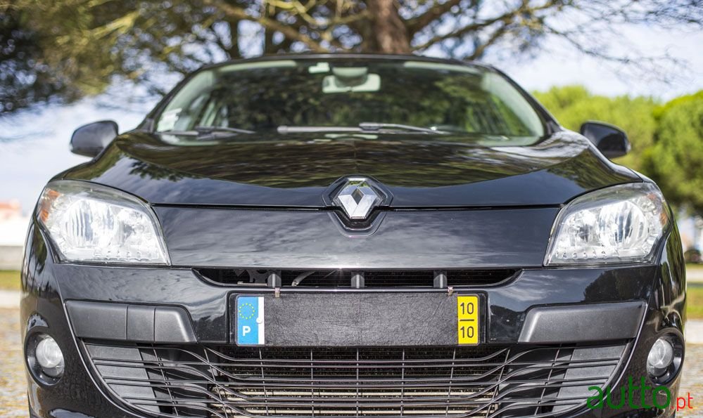 2010' Renault Megane photo #5