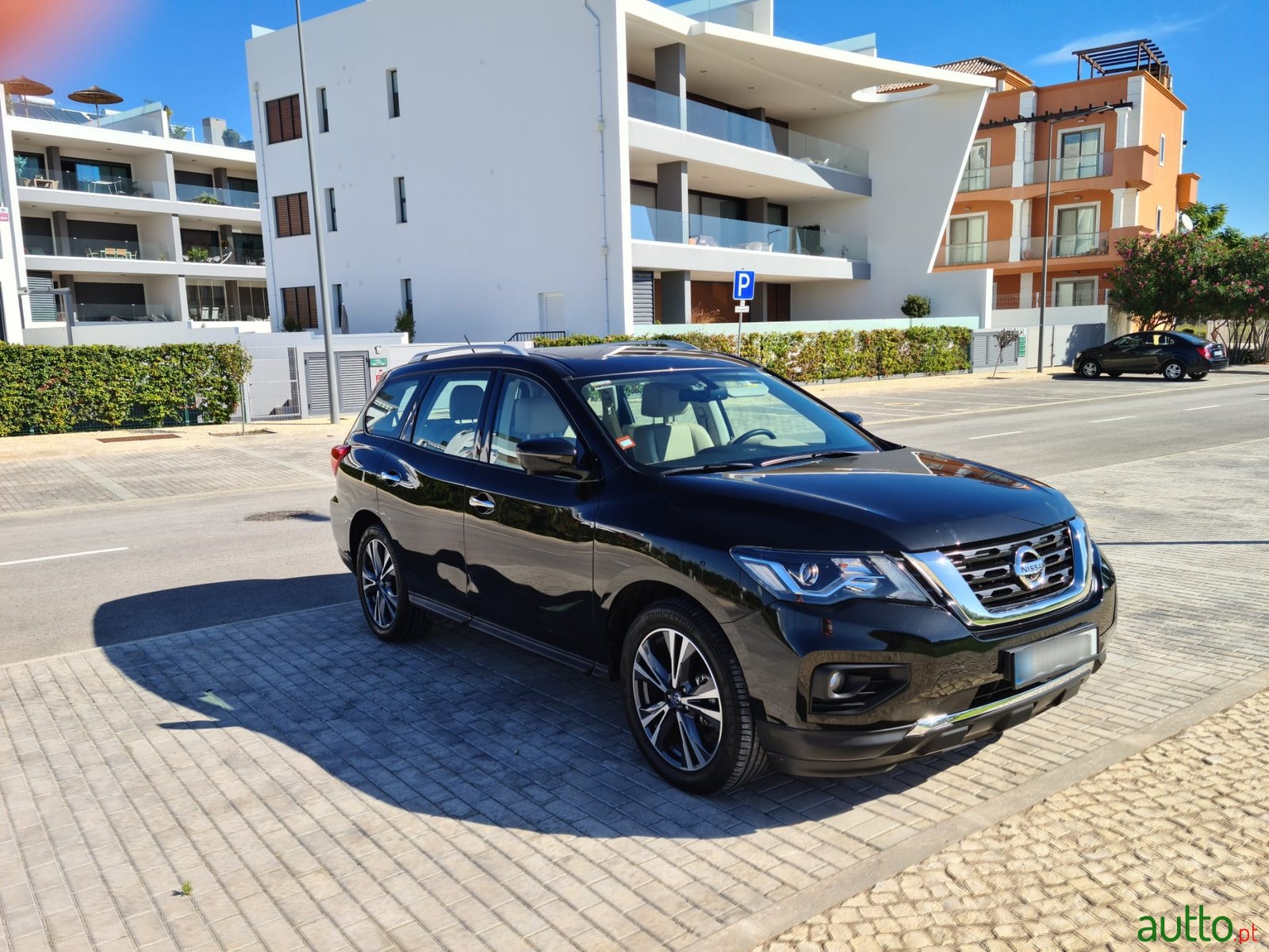 2020' Nissan Pathfinder 4WD SL photo #1