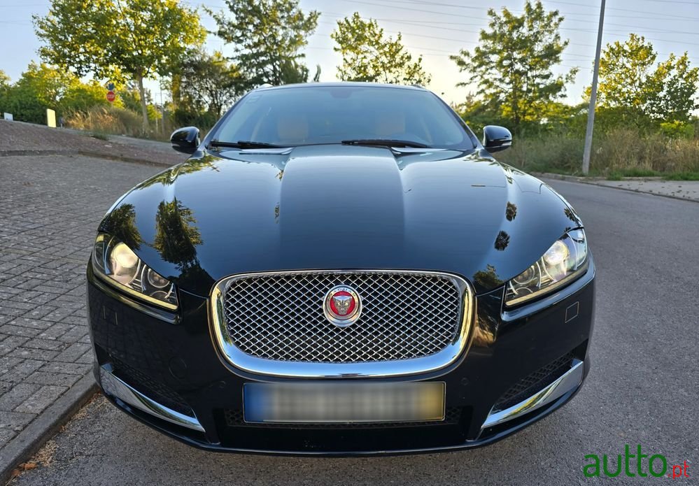 2014' Jaguar XF Sportbrake photo #2