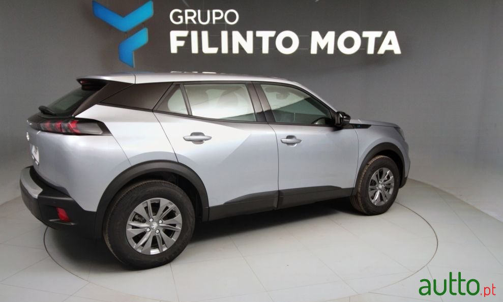 2023' Peugeot e-2008 photo #2