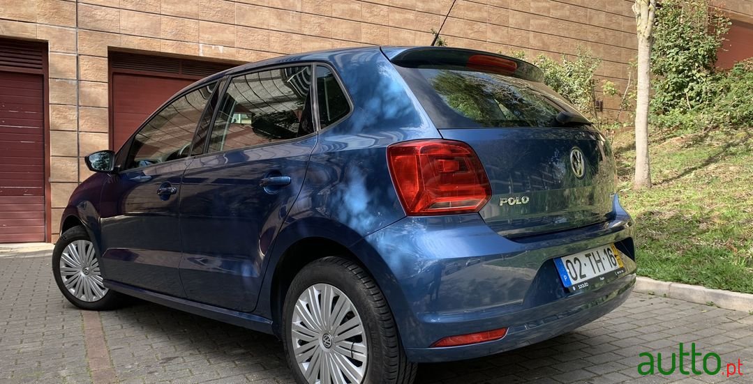 2017' Volkswagen Polo photo #2