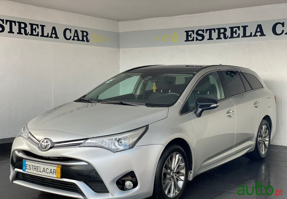 2016' Toyota Avensis photo #3