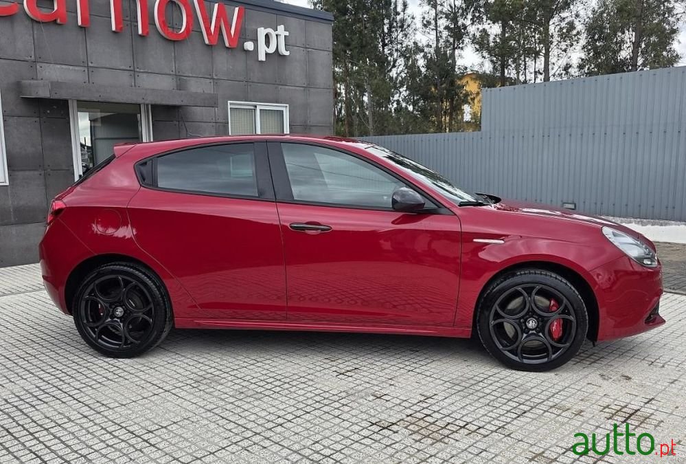 2020' Alfa Romeo Giulietta photo #6