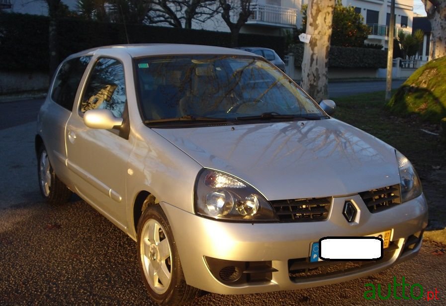 2007' Renault Clio photo #4