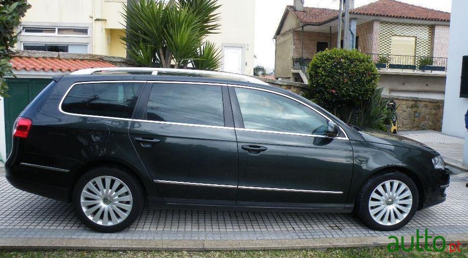 2007' Volkswagen Passat Variant photo #2