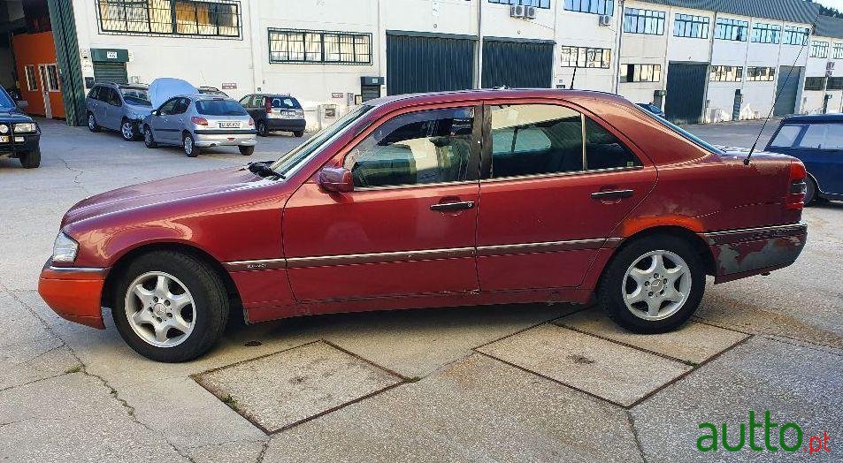 1994' Mercedes-Benz C-220 D photo #3