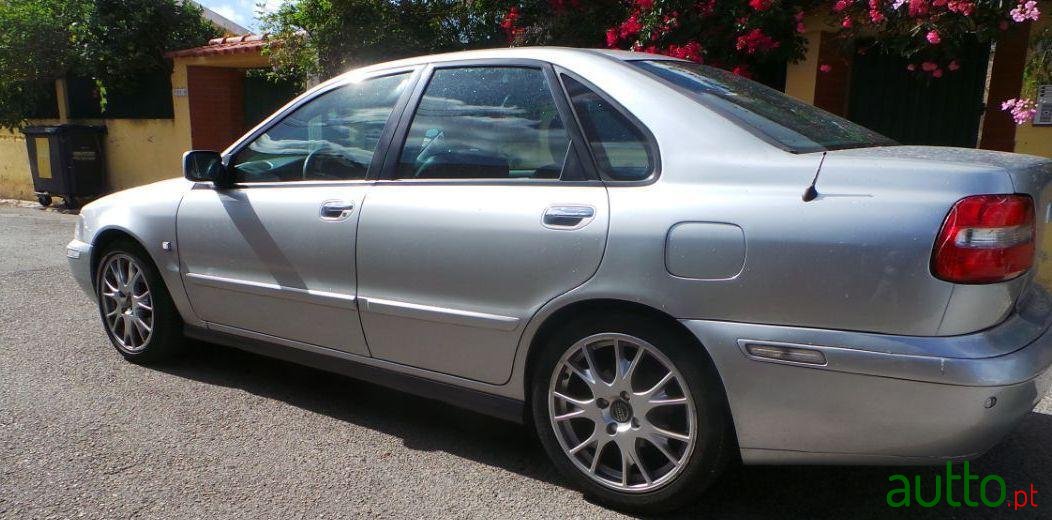2004' Volvo S40 1900 Td Spor 120 Cv photo #1