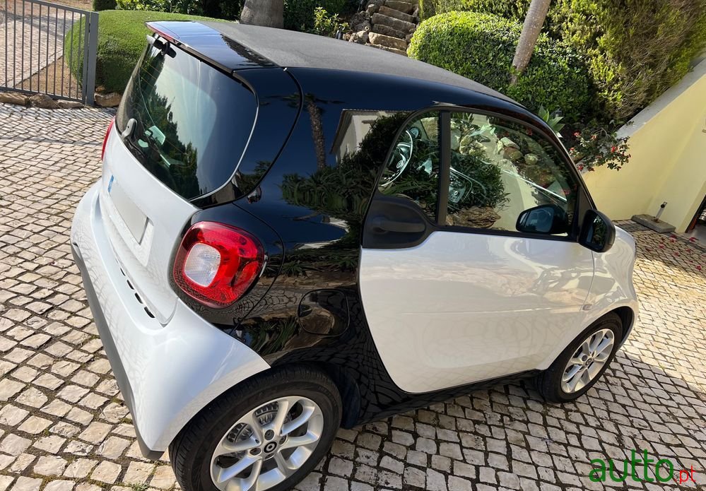 2017' Smart Fortwo Electric Drive Passion photo #2