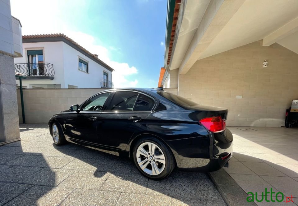 2015' BMW 318 photo #5