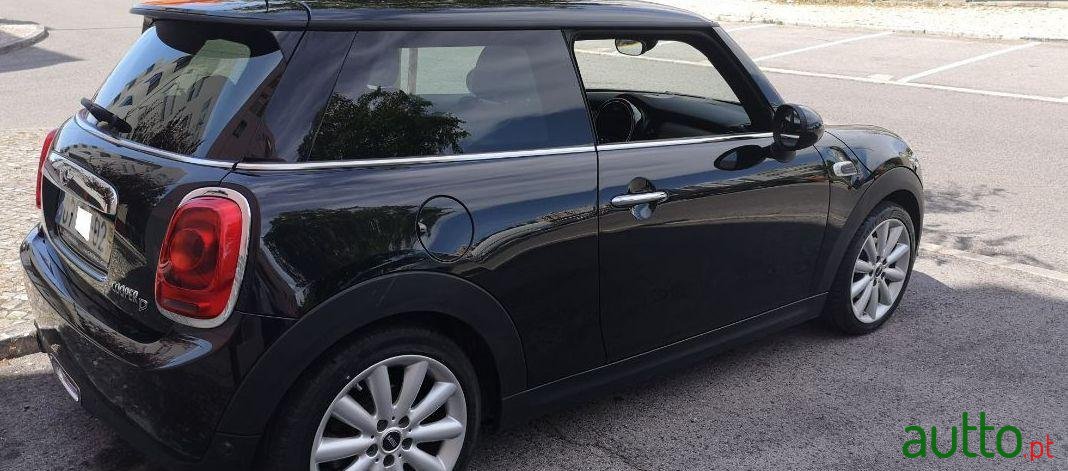 2015' MINI Cooper D photo #3