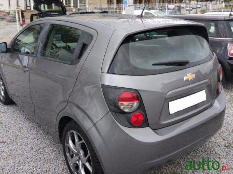 2013' Chevrolet Aveo 1.3 VCDi LTZ photo #2