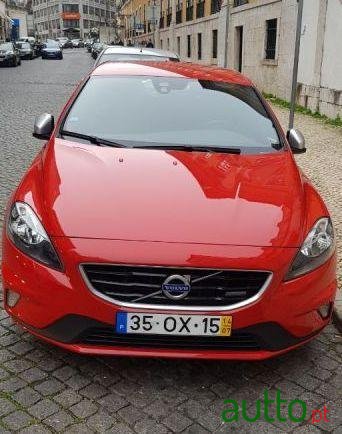 2014' Volvo V40 2.0 D4 R-Design photo #2
