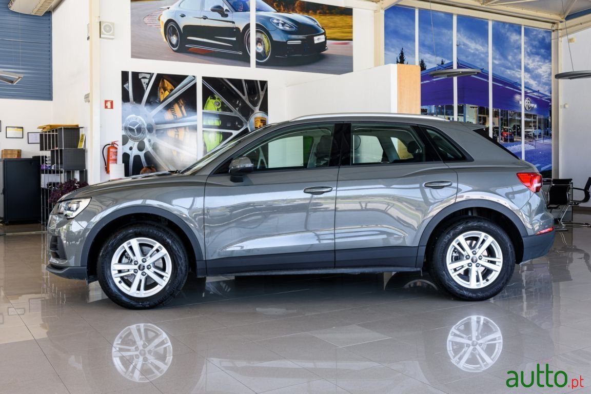 2021' Audi Q3 photo #2