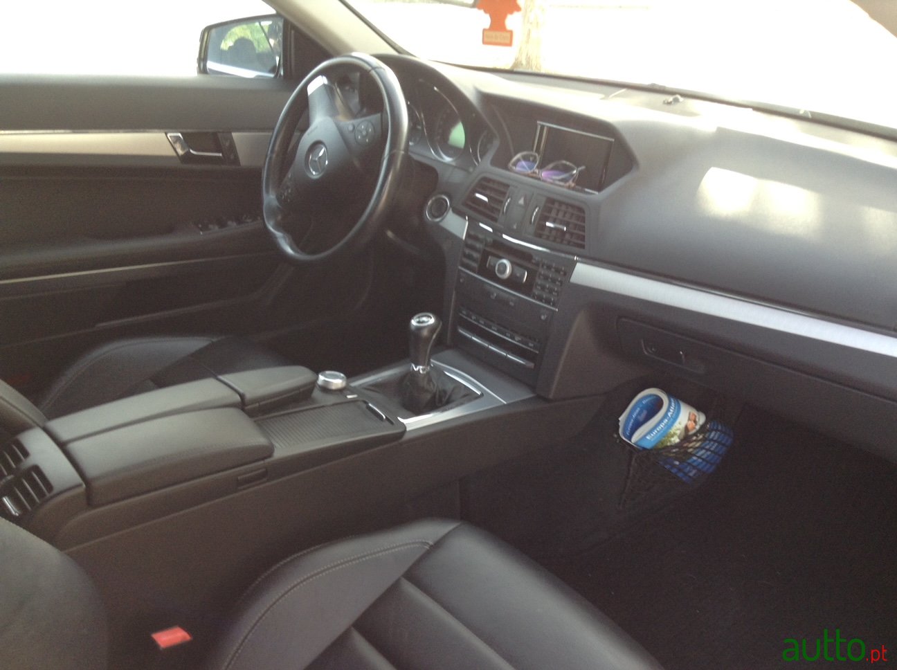 2011' Mercedes-Benz 200E photo #3