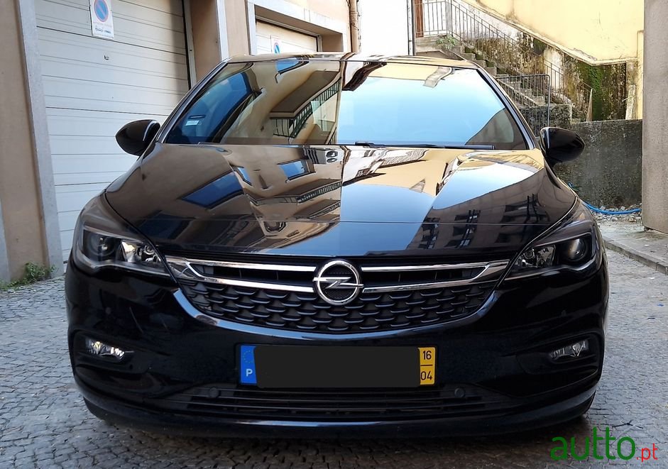 2016' Opel Astra photo #2