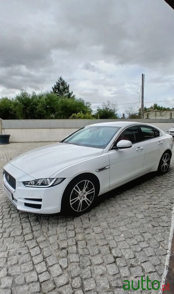 2015' Jaguar XE 2.0 D Prestige Aut. photo #5