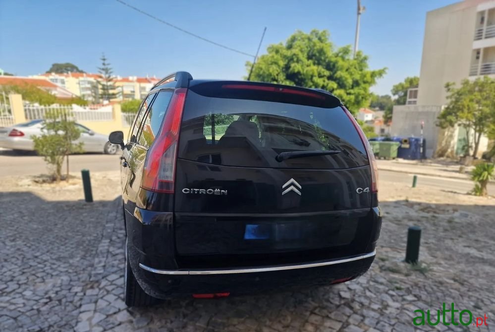 2008' Citroen C4 Grand Picasso photo #3