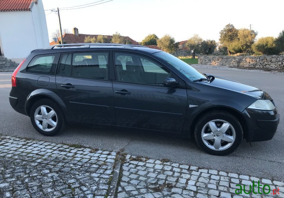 2008' Renault Megane Break photo #4