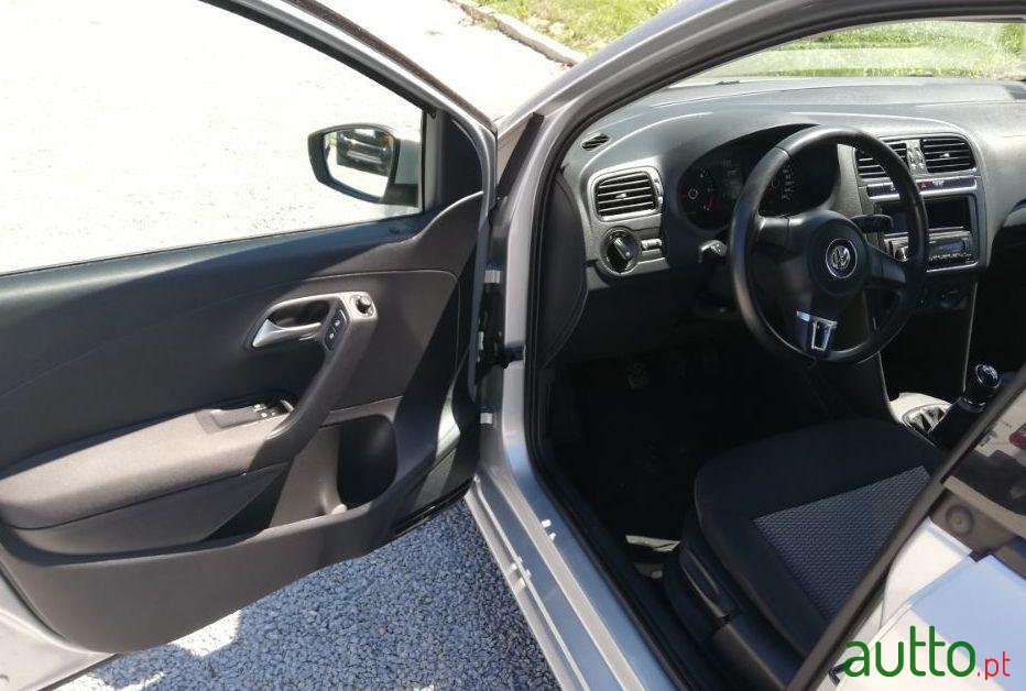 2013' Volkswagen Polo photo #4