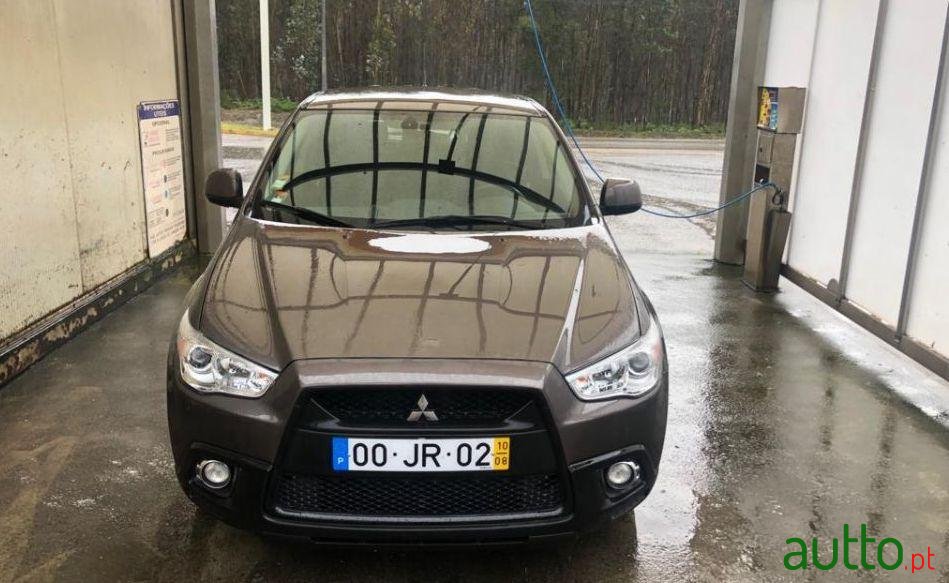 2008' Mitsubishi ASX photo #2