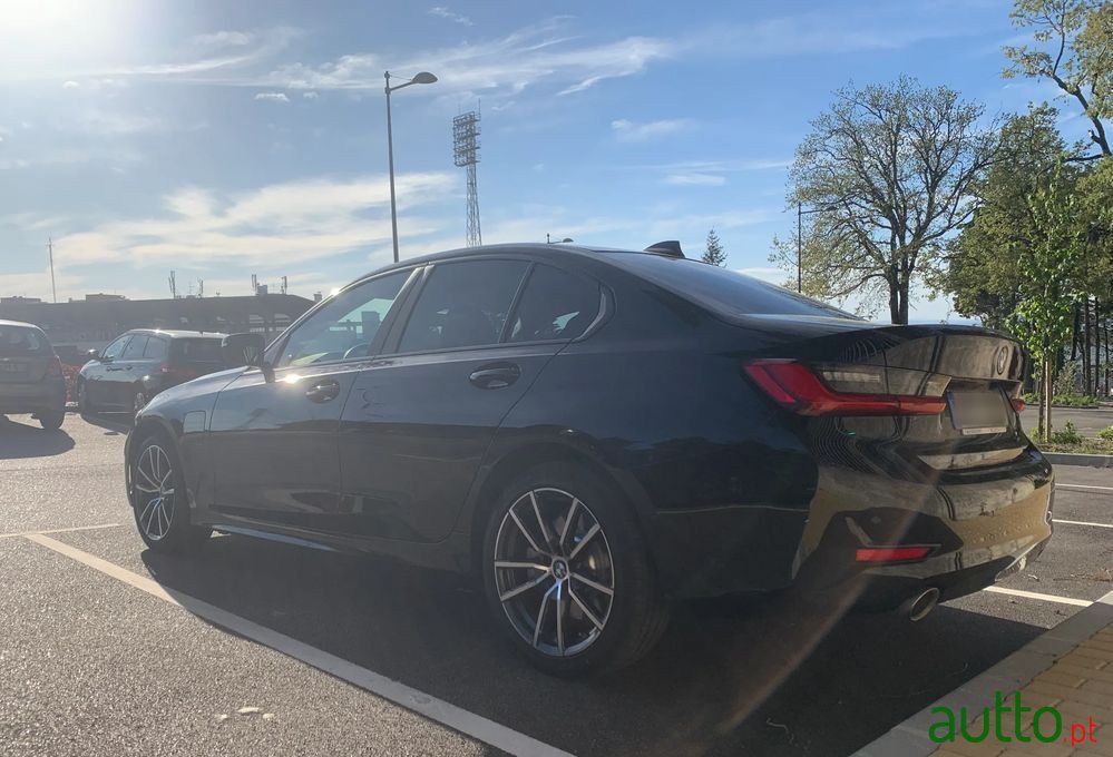 2020' BMW 330 E Auto photo #5
