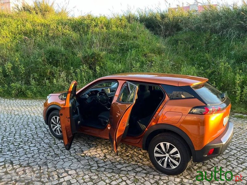 2020' Peugeot 2008 photo #6