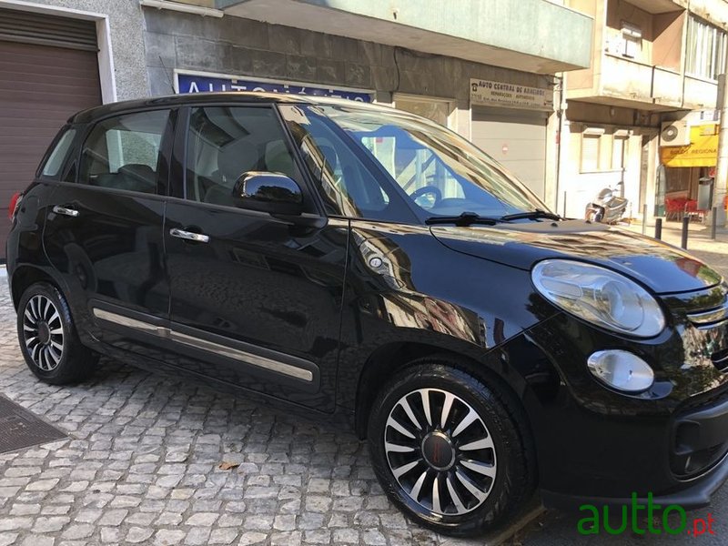 2016' Fiat 500L photo #2