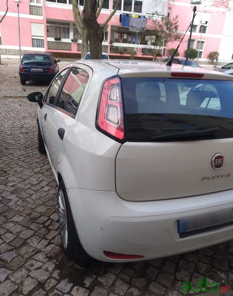 2013' Fiat Punto photo #2