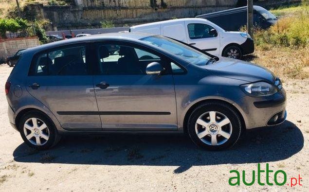 2007' Volkswagen Golf Plus photo #1