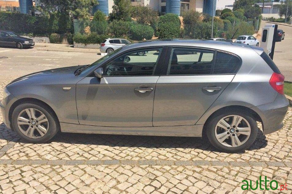 2009' BMW 120 photo #1