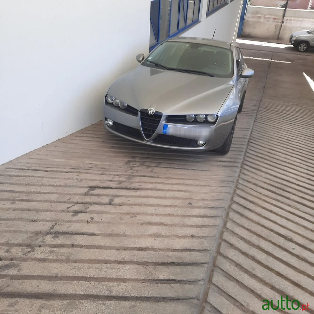 2009' Alfa Romeo 159 Sportwagon photo #1