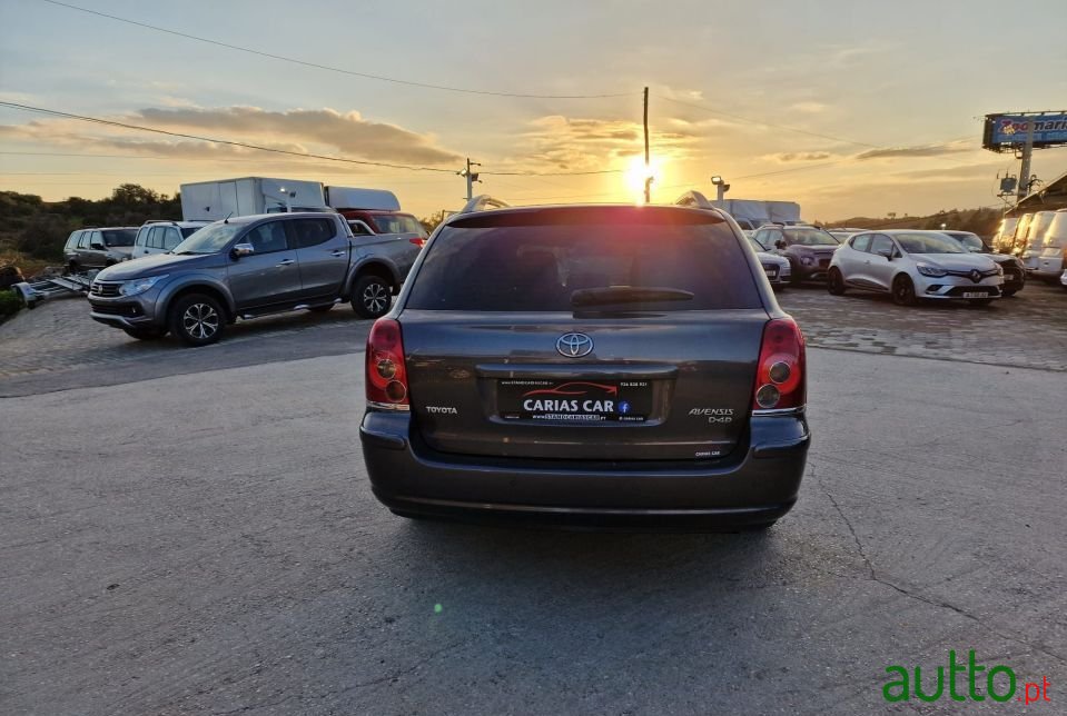 2007' Toyota Avensis Sw photo #4
