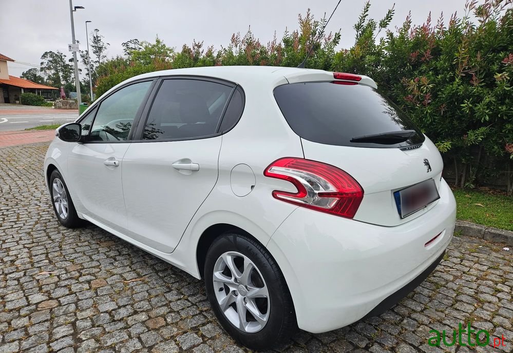 2013' Peugeot 208 photo #4