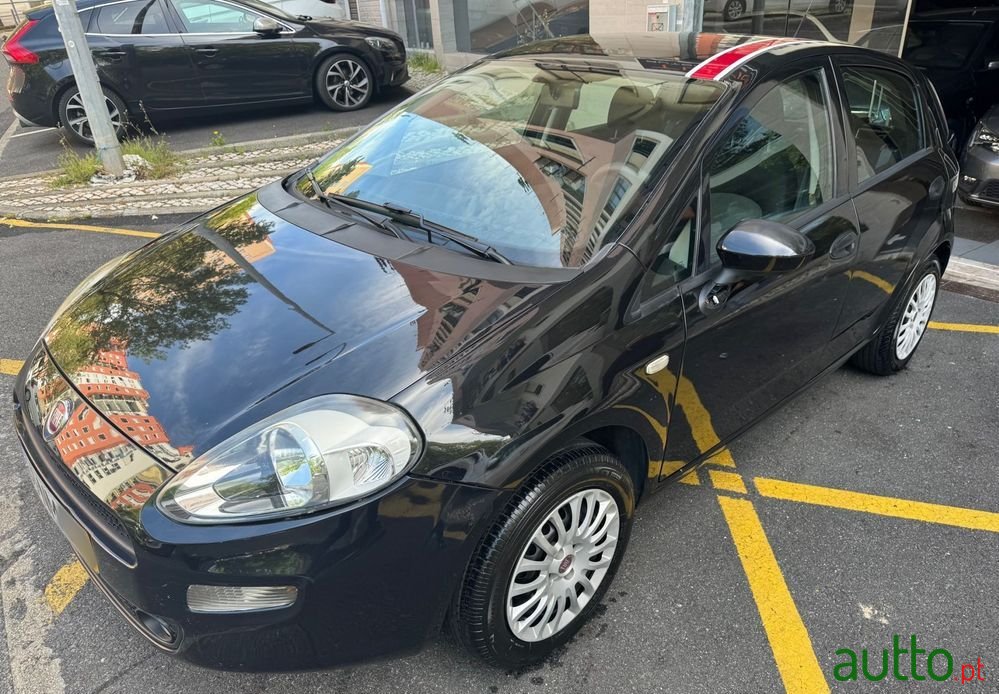 2013' Fiat Punto photo #1