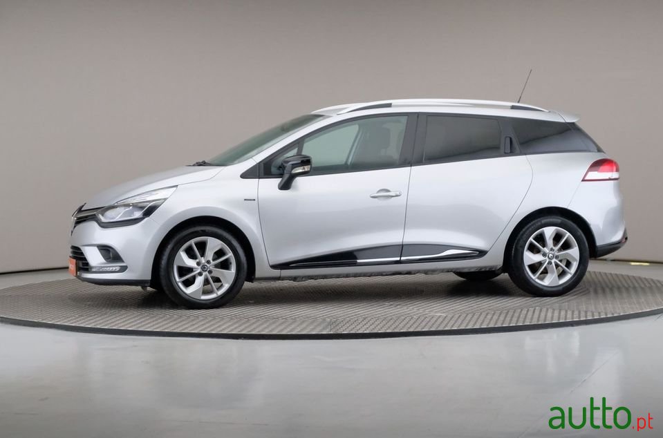 2017' Renault Clio Sport Tourer photo #4