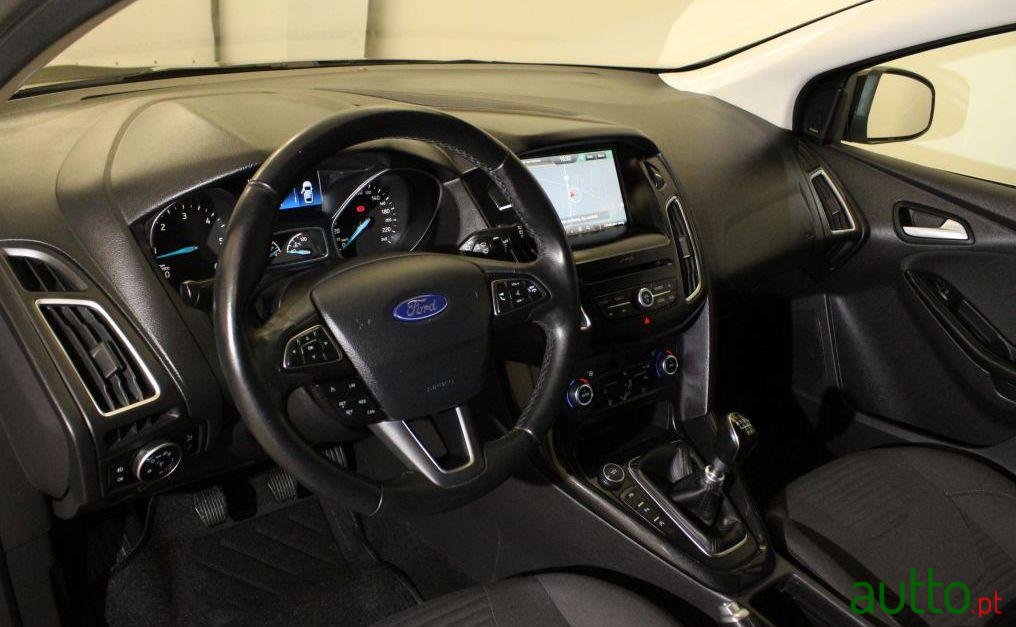 2016' Ford Focus Sw photo #2