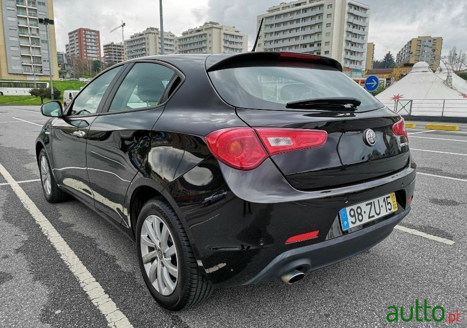 2017' Alfa Romeo Giulietta Alfa Romeo Giulietta 1.6 JTDm photo #2