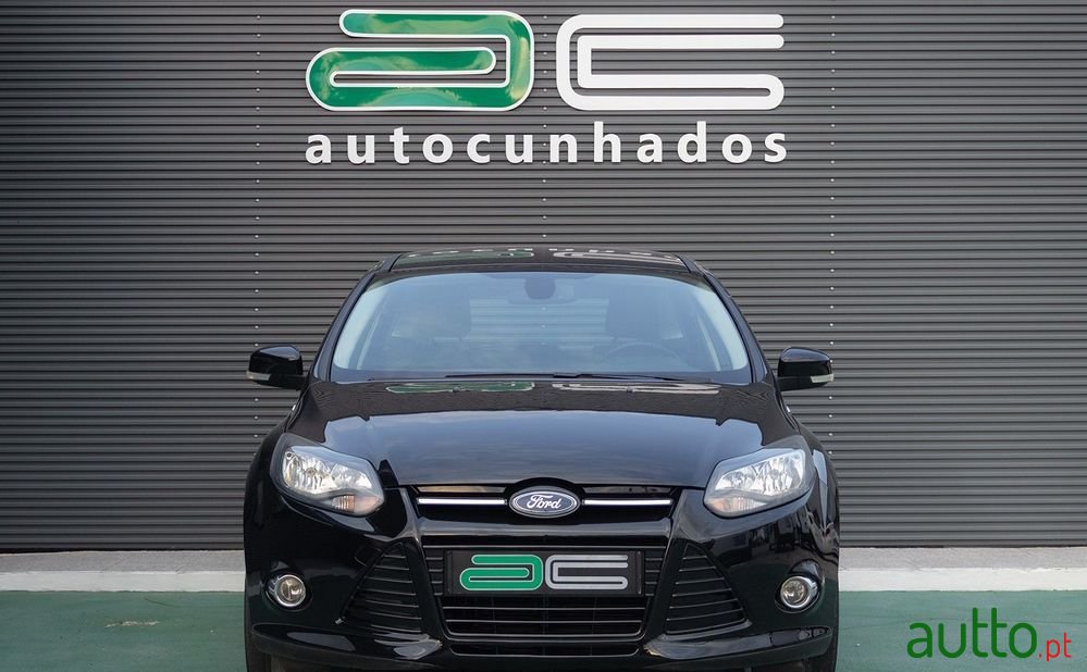 2011' Ford Focus Sw photo #2