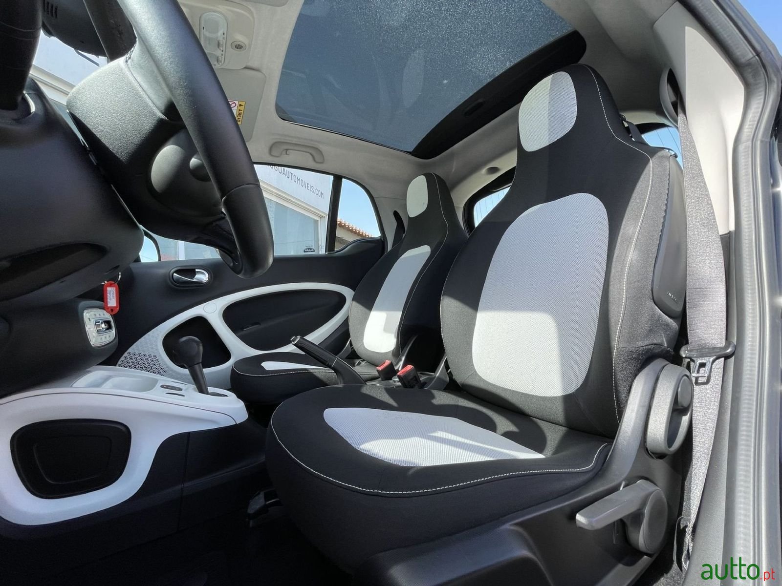 2015' Smart Fortwo photo #3