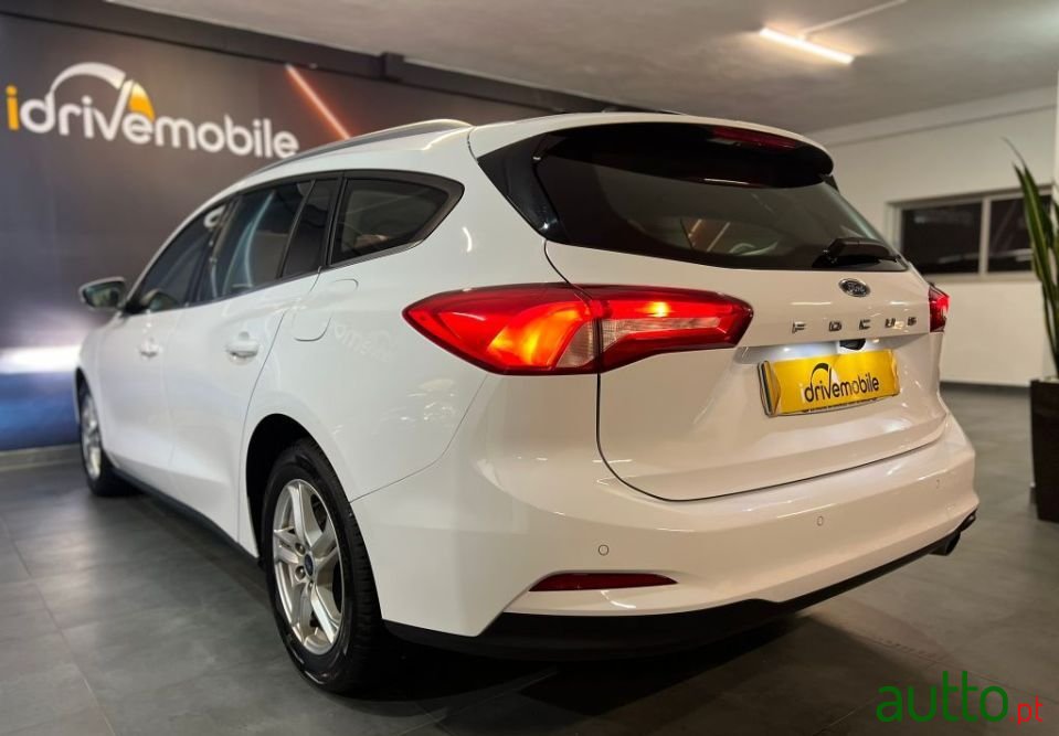 2020' Ford Focus Sw photo #2