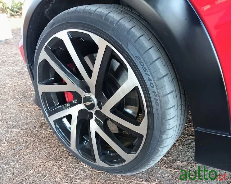 2010' MINI John Cooper Works photo #6