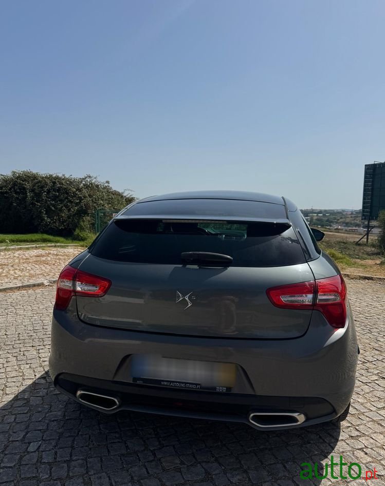 2013' Citroen DS5 photo #3