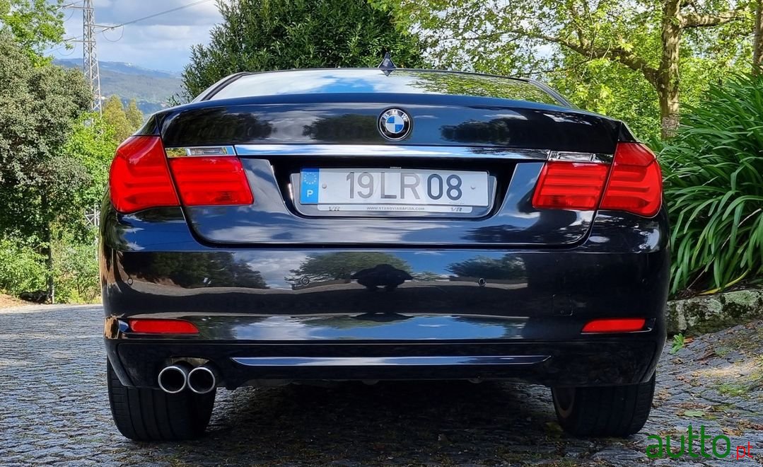 2010' BMW 730 photo #3