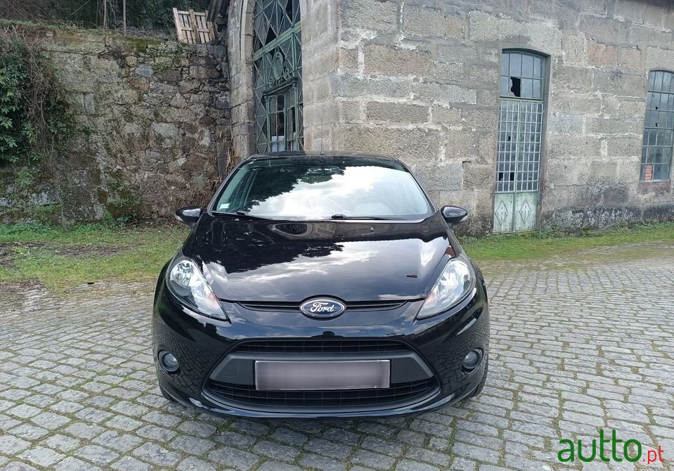 2012' Ford Fiesta photo #3