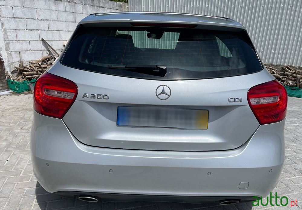 2012' Mercedes-Benz A 200 photo #4