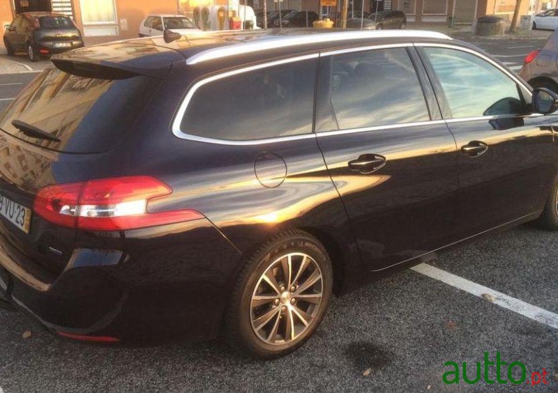 2015' Peugeot 308 Sw photo #2