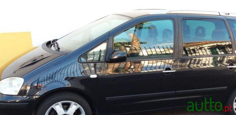 2004' Ford Galaxy 1.9 Tdi Ghia photo #2